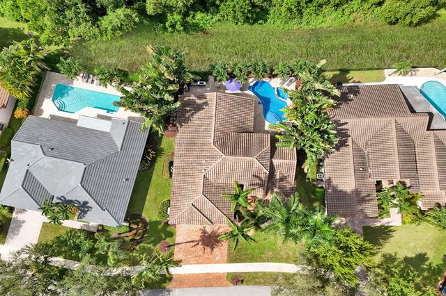 9645 E Tree Tops Court, Davie, FL 33328