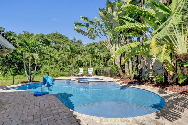 9645 E Tree Tops Court, Davie, FL 33328
