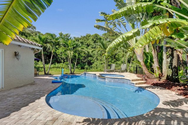 9645 E Tree Tops Court, Davie, FL 33328