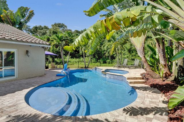 9645 E Tree Tops Court, Davie, FL 33328