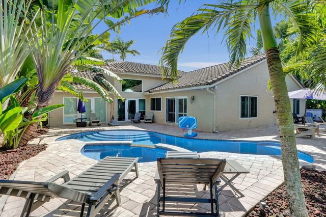9645 E Tree Tops Court, Davie, FL 33328