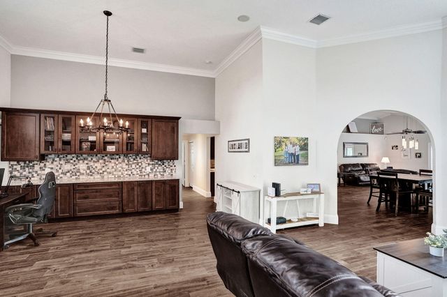 9645 E Tree Tops Court, Davie, FL 33328