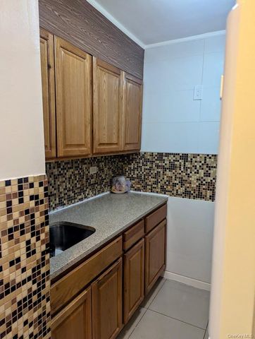 94-31 60 Ave 6L, Elmhurst, NY 11373