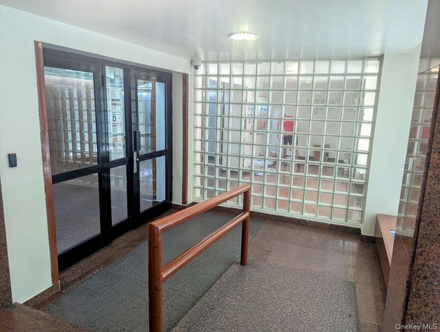 94-31 60 Ave 6L, Elmhurst, NY 11373