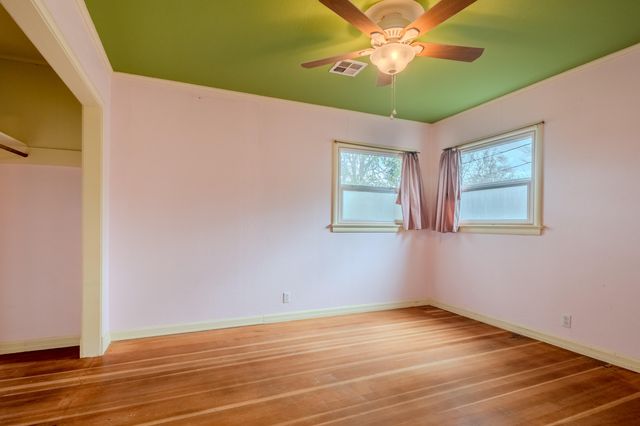 915 Kenyon Street, Medford, OR 97501