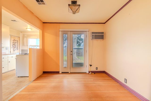 915 Kenyon Street, Medford, OR 97501