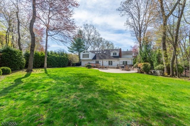 38 Farley Pl, Allendale Boro, NJ 07401
