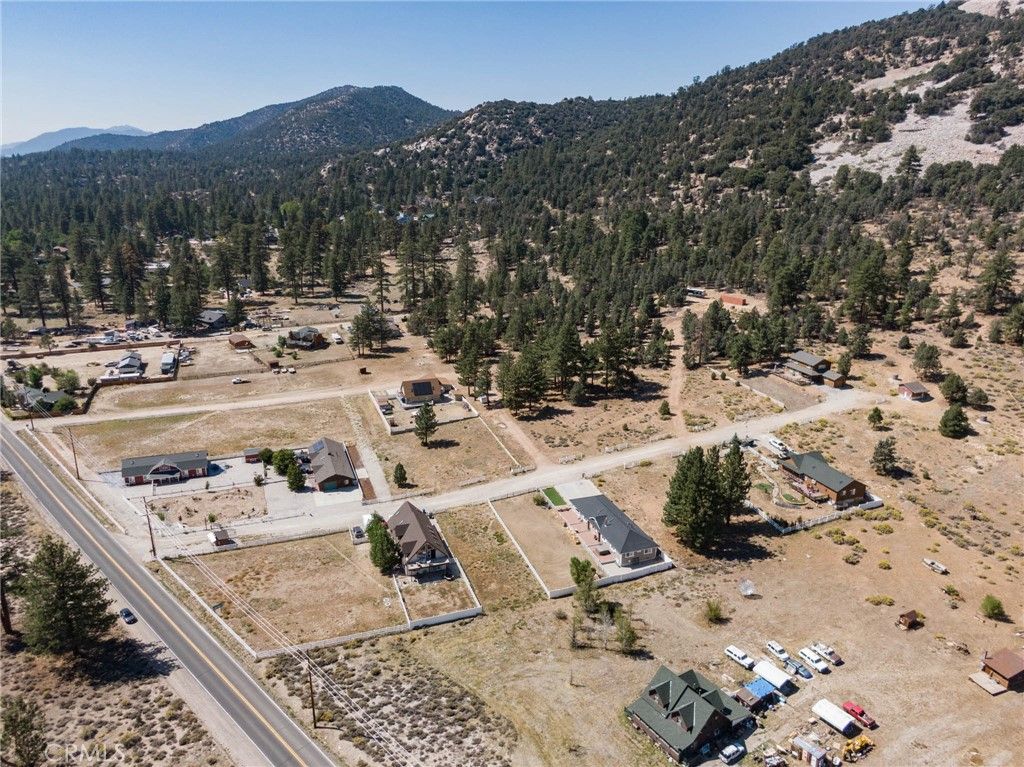 Image 15 of property listing at 1145 Live Oak, Big Bear, CA 92314
