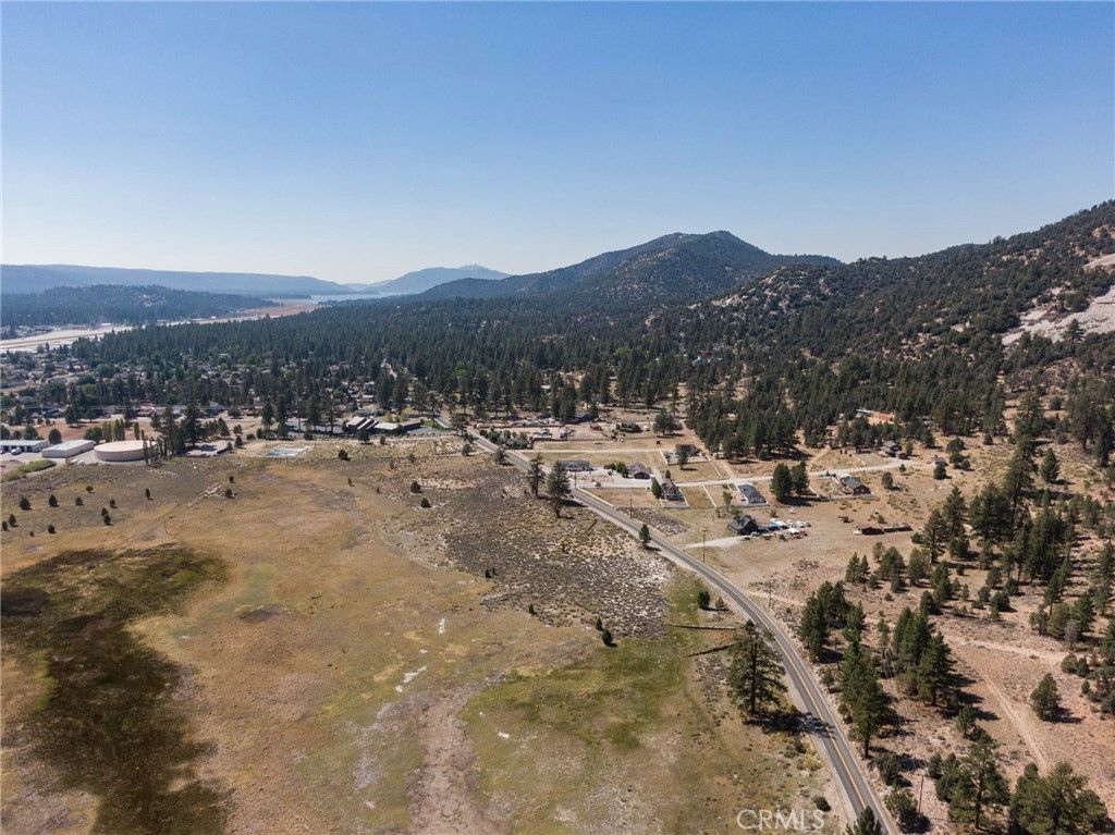 Image 2 of property listing at 1145 Live Oak, Big Bear, CA 92314