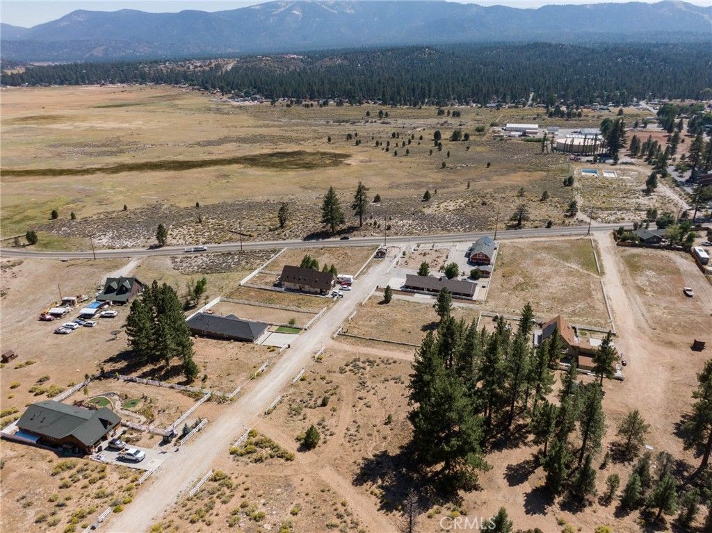 Image 4 of property listing at 1145 Live Oak, Big Bear, CA 92314