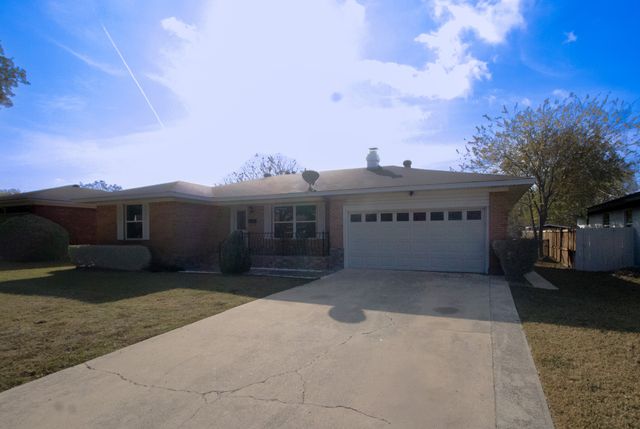 310 W Davis Street, Duncanville, TX 75116