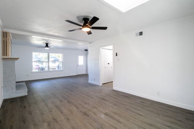 310 W Davis Street, Duncanville, TX 75116