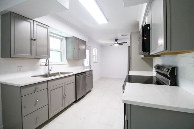 310 W Davis Street, Duncanville, TX 75116