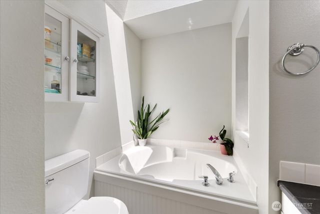 8716 71st Street NW, Gig Harbor, WA 98335