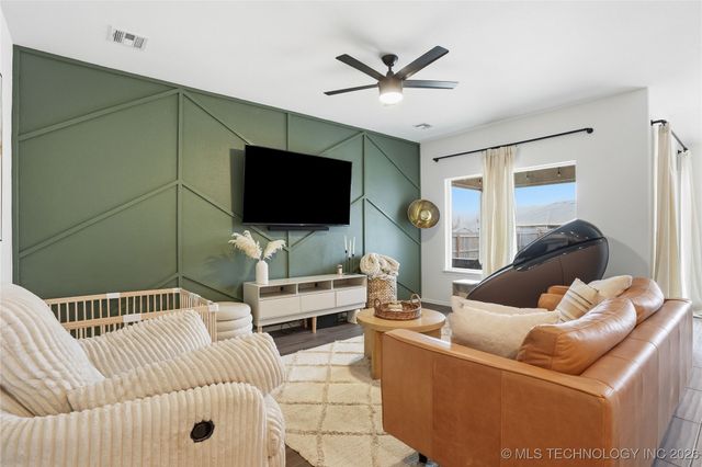 3908 W 103rd Place S, Jenks, OK 74037