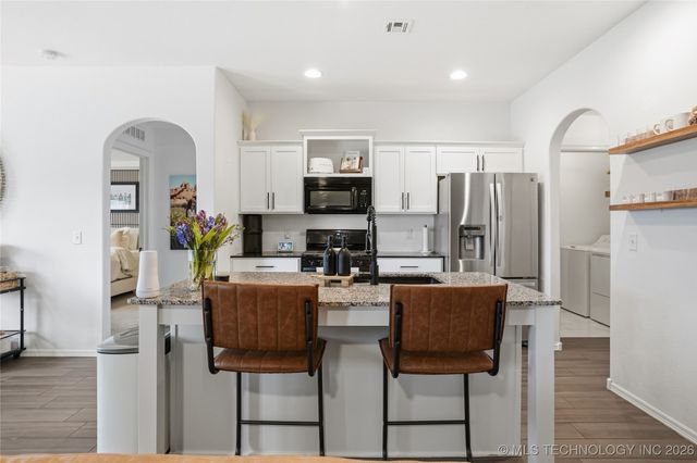 3908 W 103rd Place S, Jenks, OK 74037