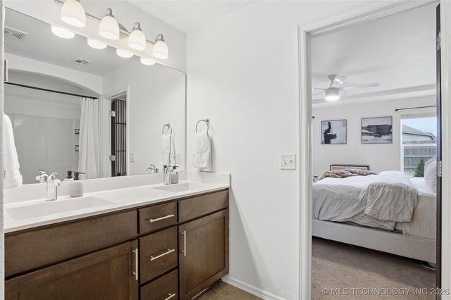 3908 W 103rd Place S, Jenks, OK 74037