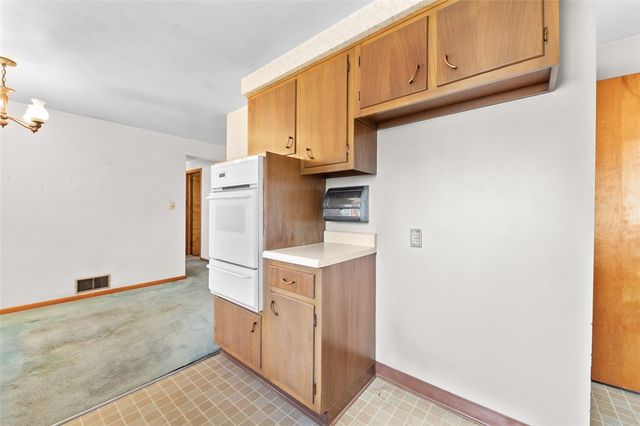 206 S Thompson Lane, Hempfield Twp, PA 15642