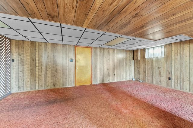 206 S Thompson Lane, Hempfield Twp, PA 15642