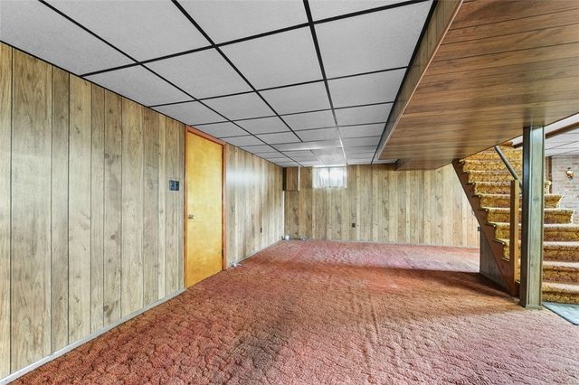 206 S Thompson Lane, Hempfield Twp, PA 15642