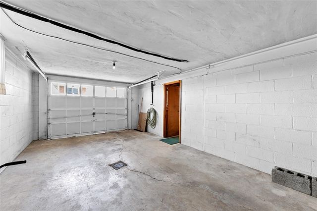 206 S Thompson Lane, Hempfield Twp, PA 15642