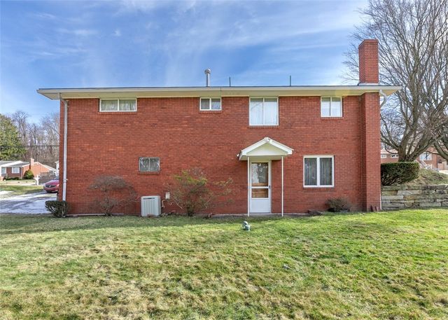 206 S Thompson Lane, Hempfield Twp, PA 15642