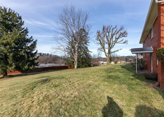 206 S Thompson Lane, Hempfield Twp, PA 15642