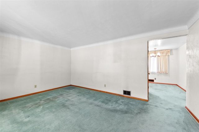 206 S Thompson Lane, Hempfield Twp, PA 15642