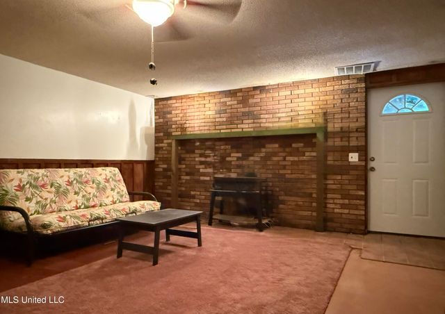 182 Co Rd 1219, Booneville, MS 38829