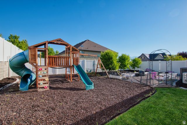 2171 REMINGTON AVE, Saratoga Springs, UT 84045