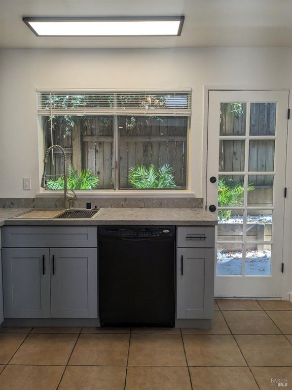 436 North St #11, Healdsburg, CA 95448