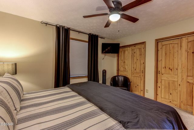 919 Grey Fox Trail, Gatlinburg, TN 37738