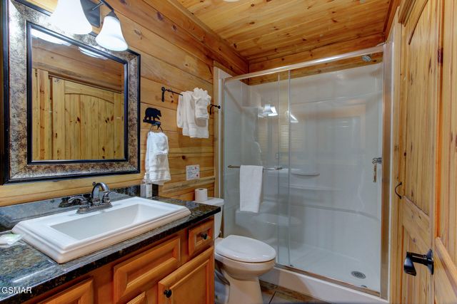919 Grey Fox Trail, Gatlinburg, TN 37738