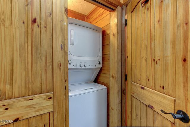 919 Grey Fox Trail, Gatlinburg, TN 37738