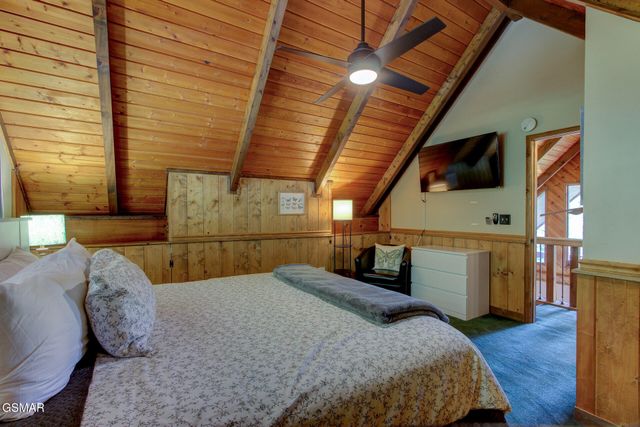 919 Grey Fox Trail, Gatlinburg, TN 37738