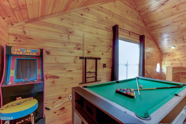 919 Grey Fox Trail, Gatlinburg, TN 37738