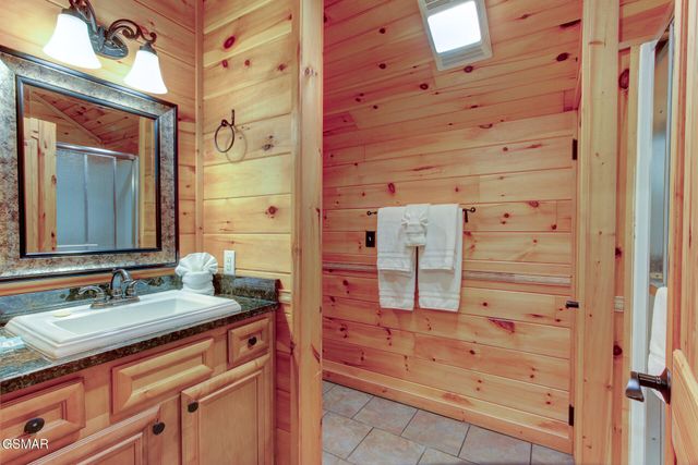 919 Grey Fox Trail, Gatlinburg, TN 37738
