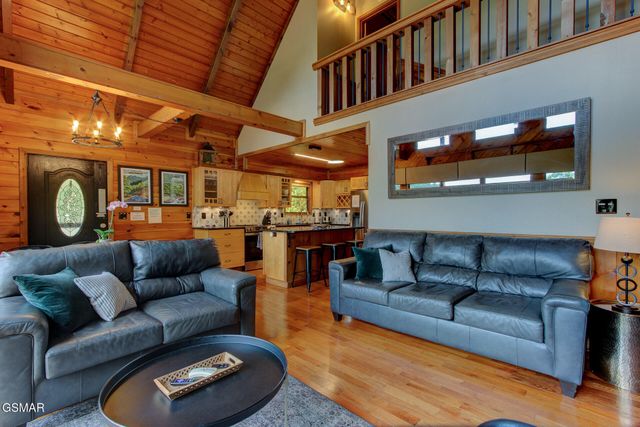 919 Grey Fox Trail, Gatlinburg, TN 37738