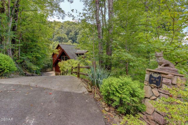 919 Grey Fox Trail, Gatlinburg, TN 37738