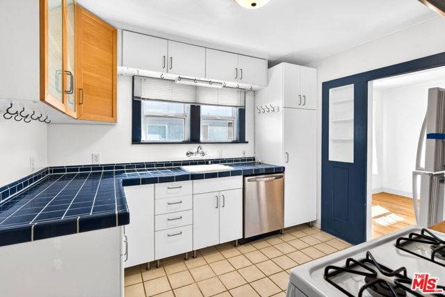 3450 Vinton Avenue, Los Angeles, CA 90034