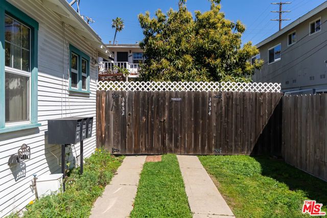 3450 Vinton Avenue, Los Angeles, CA 90034