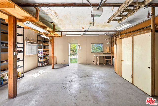 3450 Vinton Avenue, Los Angeles, CA 90034