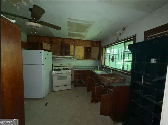 2195 Barge Road SW, Atlanta, GA 30331