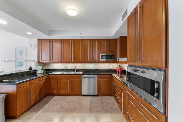 20201 E Country Club Dr 1808, Aventura, FL 33180