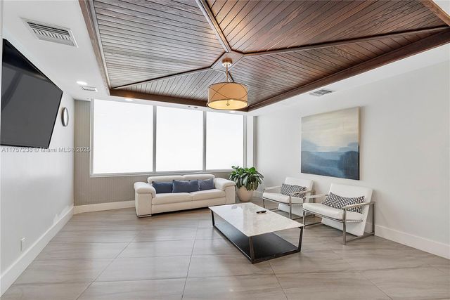 20201 E Country Club Dr 1808, Aventura, FL 33180