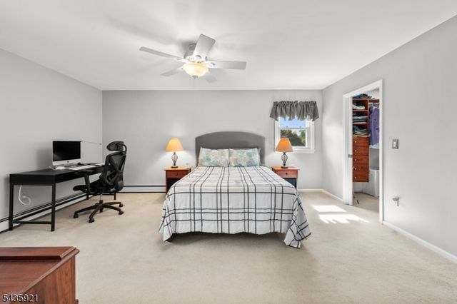 8 Garrett Dr, Raritan Twp., NJ 08822
