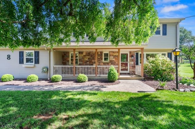 8 Garrett Dr, Raritan Twp., NJ 08822
