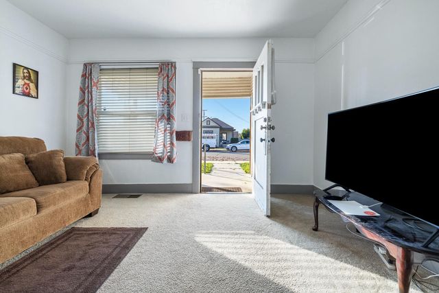 2766 Lee Street, Selma, CA 93662