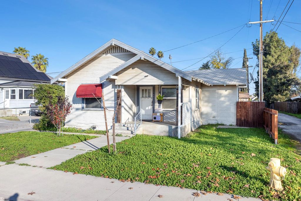 2766 Lee Street, Selma, CA 93662