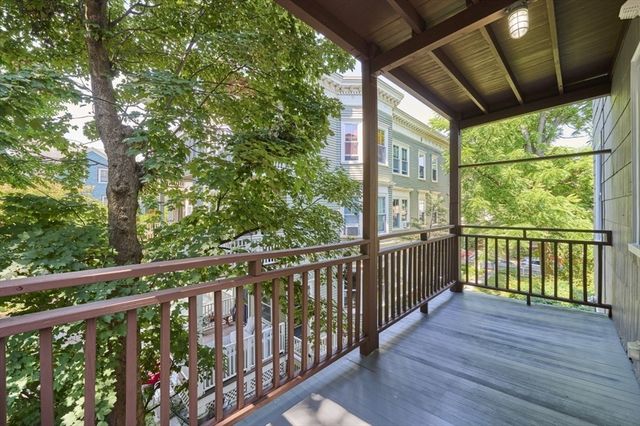 20 Marie Ave 1, Cambridge, MA 02139